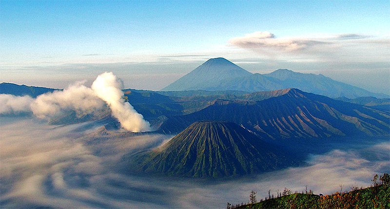 Ada Beberapa Gunung Di Indonesia Yang Terkenal Angker Dan Berbahaya